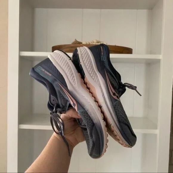 Saucony Gray Pink Omni ISO 2 Mesh Ever Run Running Sneakers