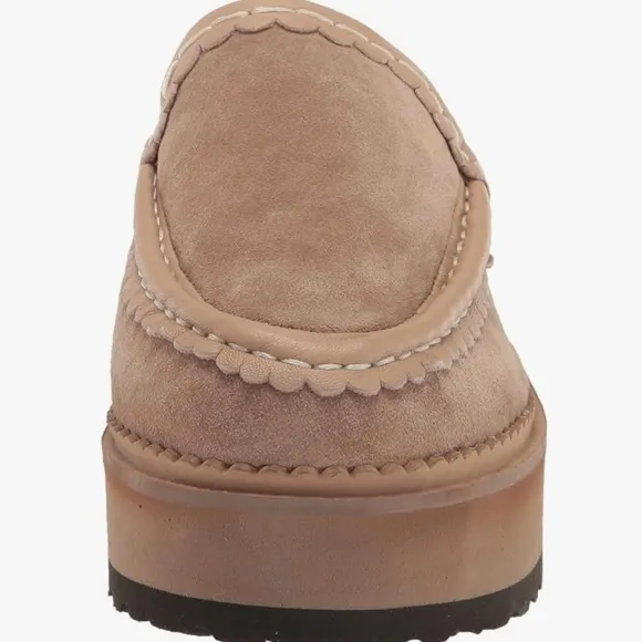 Seychelles NWOT Stand Tall Platform Clogs Size 6 in Sand