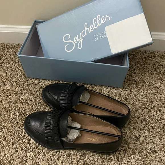 Seychelles Powerful black leather loafers 7