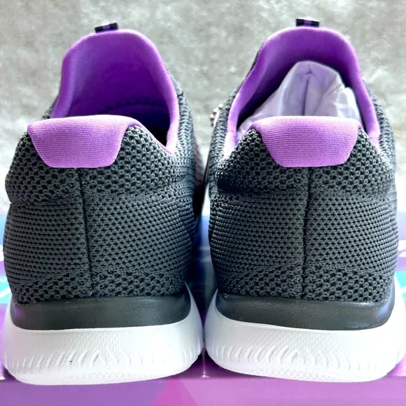 SKECHERS COOL CLASSIC “SUMMITS” SLIP-ON SNEAKERS