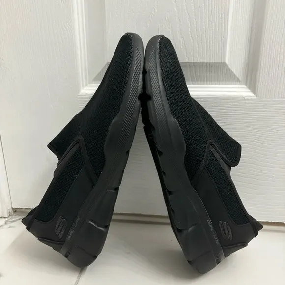 Skechers Men’s 9.5 Slip On Sneakers Equalizer Black Mesh