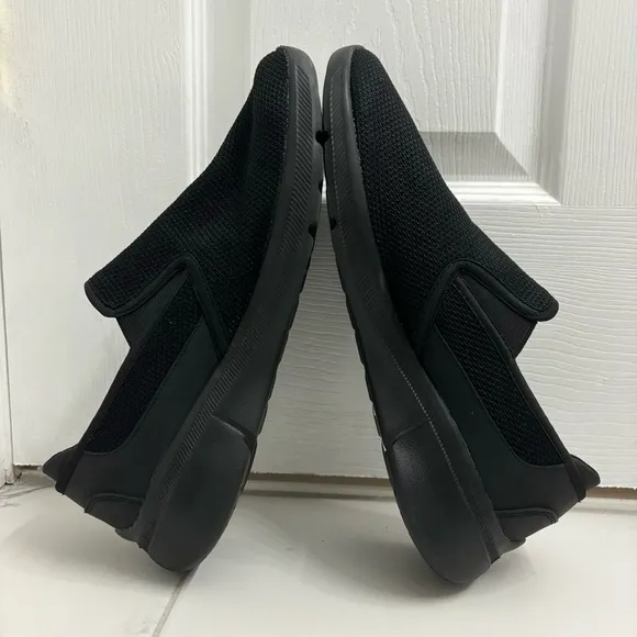 Skechers Men’s 9.5 Slip On Sneakers Equalizer Black Mesh