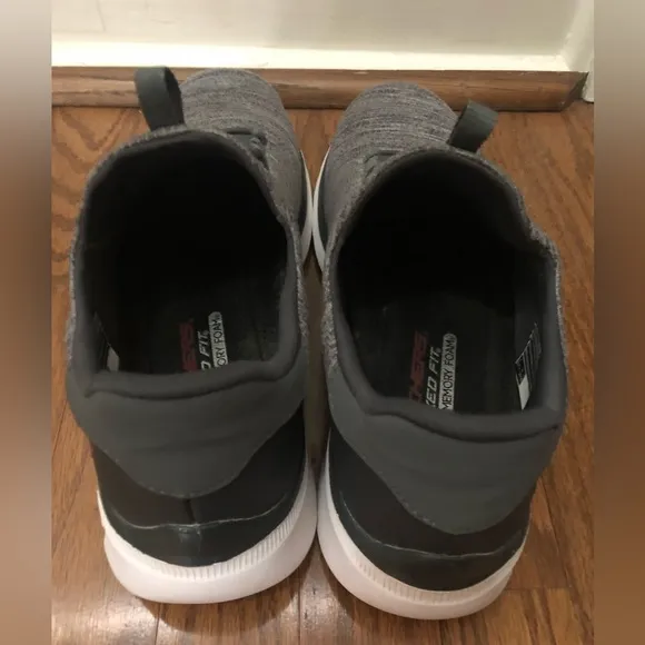 Skechers Men’s Gray Relaxed Fit Slip-On Sneakers Sz 11