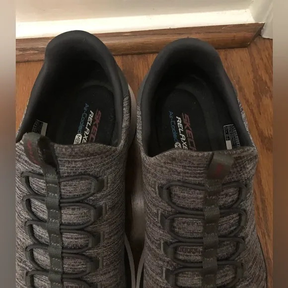 Skechers Men’s Gray Relaxed Fit Slip-On Sneakers Sz 11