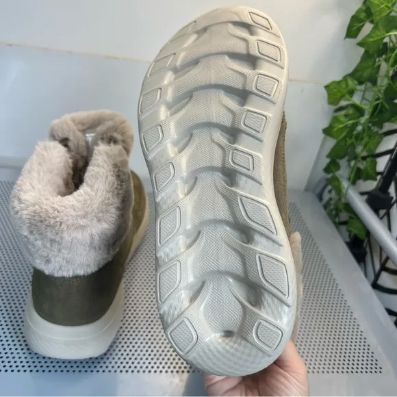 Skechers On The Go Boot
