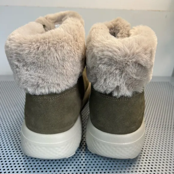 Skechers On The Go Boot