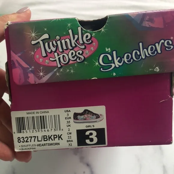 Skechers Twinkle Toes Shuffles Heartsworn Girls Slip On Sneakers Size 3 NIB Rare