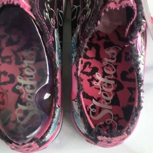Skechers Twinkle Toes Shuffles Heartsworn Girls Slip On Sneakers Size 3 NIB Rare