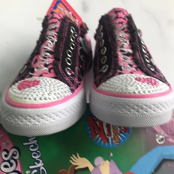 Skechers Twinkle Toes Shuffles Heartsworn Girls Slip On Sneakers Size 3 NIB Rare