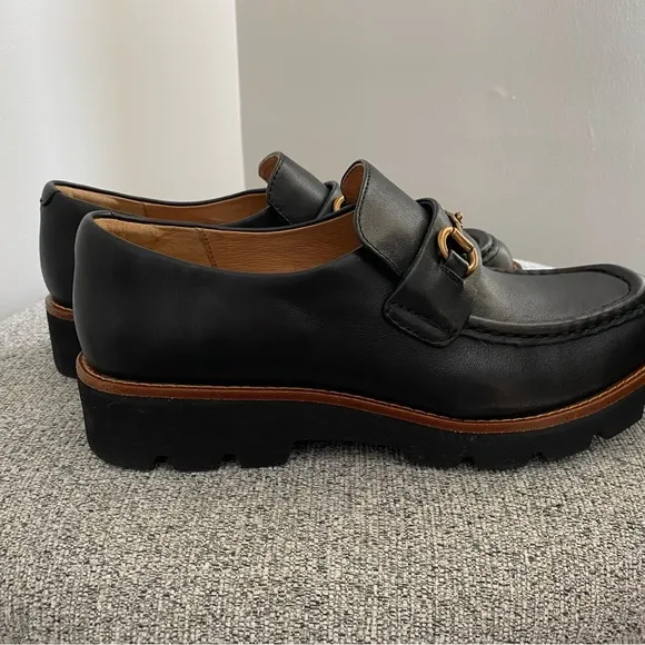 Sofft Prewitt black loafers in women’s size 7.5