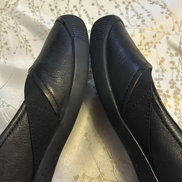 Softino Women’s Comfort Isla Leather Ballet Flats | Size 37 = US Women’s 7 🖤🖤
