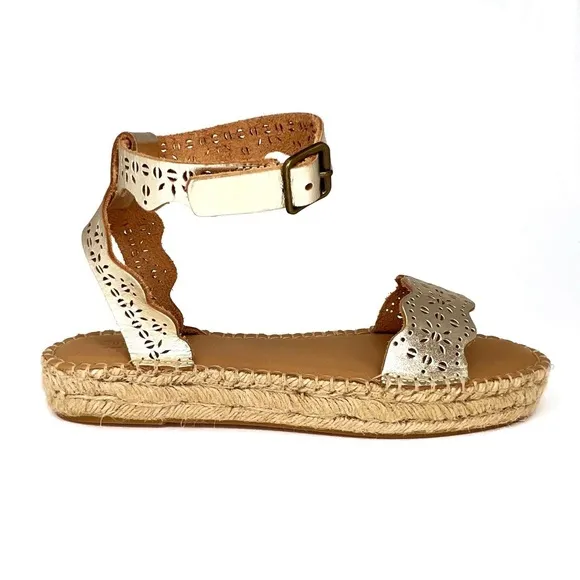 Soludos Cadiz Wave Sandals Size 9 Perforated Leather Espadrille Platinum EUC