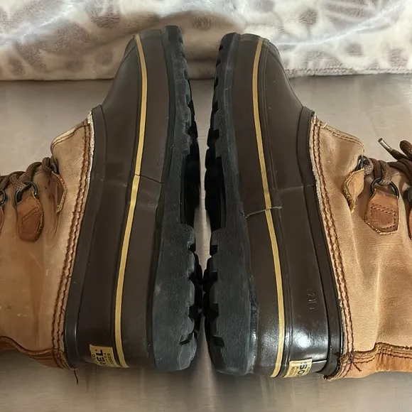 Sorel Alpine waterproof Winter lined Boots size 9