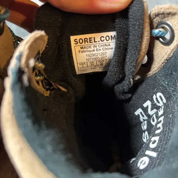 SOREL Big kid Cheyanne II Beige Black Duck Boots Size 1 NEW