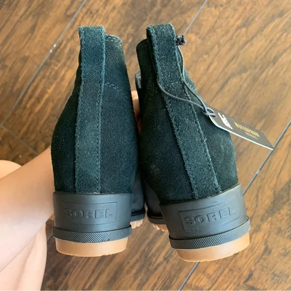 Sorel | Black Leather Evie Bootie Pull-On Ankle Boots for Ladies