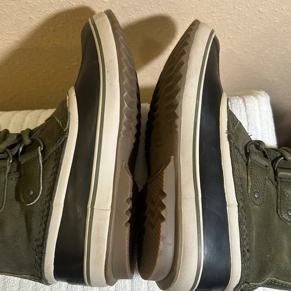 Sorel boots size 8