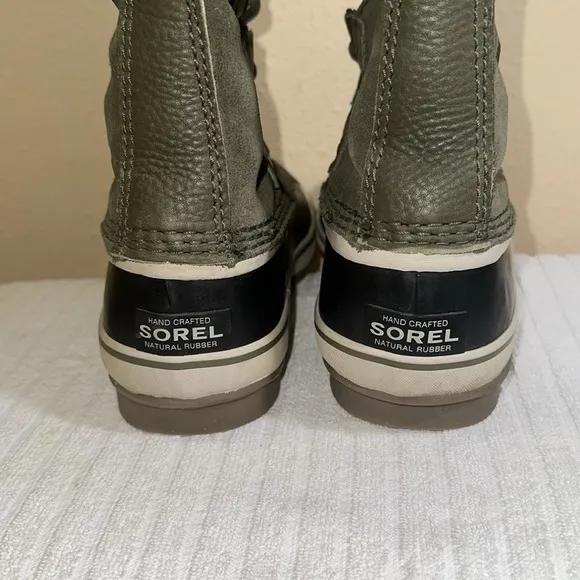 Sorel boots size 8