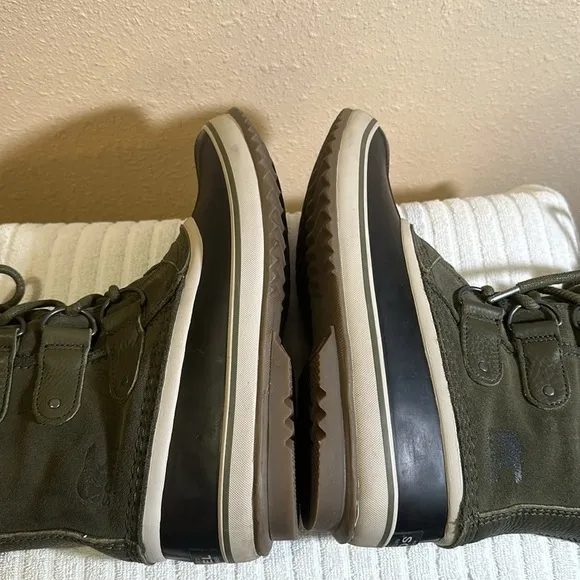 Sorel boots size 8
