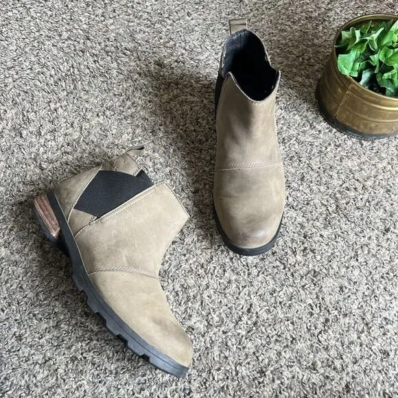 SOREL Boots Womens Size 7.5 Emelie Chelsea Quarry Green Waterproof Ankle Slip On