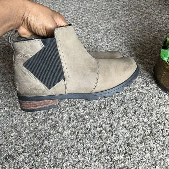 SOREL Boots Womens Size 7.5 Emelie Chelsea Quarry Green Waterproof Ankle Slip On