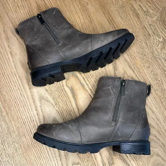 Sorel Emelie III Waterproof Back Zip Leather Chelsea Boots Rain Women’s Size 7