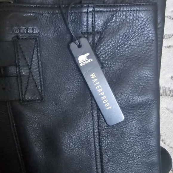 Sorel emelie waterproof boots NWT