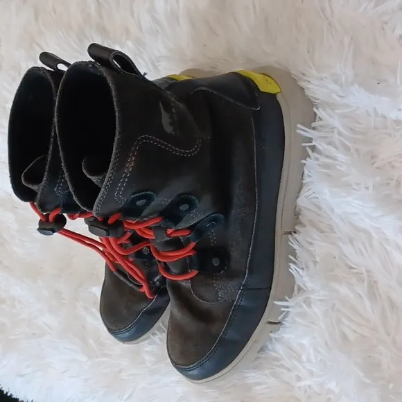 Sorel Explorer Lined Waterproof Suede Lace Up Snow Boots Kid's Sz 6 Black Gray