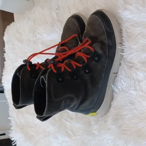 Sorel Explorer Lined Waterproof Suede Lace Up Snow Boots Kid's Sz 6 Black Gray