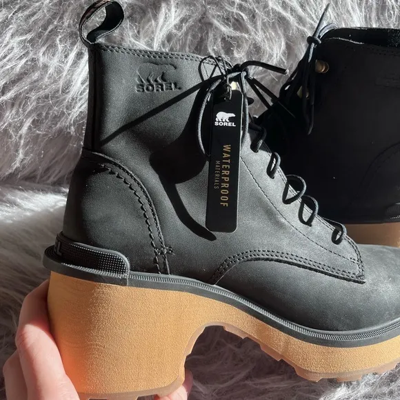 Sorel Hi-Line Heel Lace Boots - Size 9 - NWT
