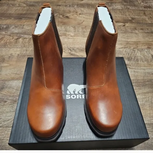 Sorel Joan Arctic wedge III WP boots women's size 11