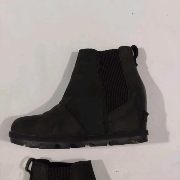 Sorel Joan of Arc Wedge II Chelsea Bootie Boots Size 8 Black Pull On Leather