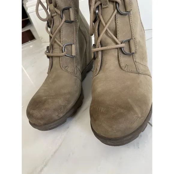 Sorel Joan Of Arctic Bootie Sz 11 Tan Leather Side Zip Hidden Wedge Waterproof