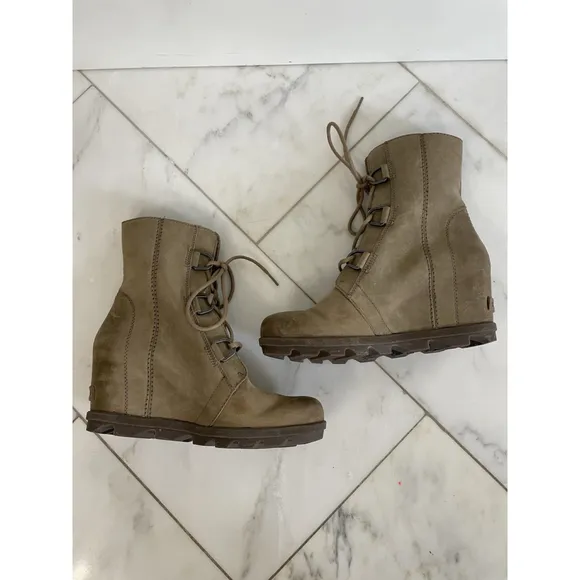 Sorel Joan Of Arctic Bootie Sz 11 Tan Leather Side Zip Hidden Wedge Waterproof