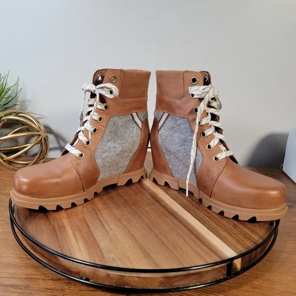 Sorel Joan of Arctic Wedge III Lexie Boots Hidden Wedge Waterproof Size 8.5