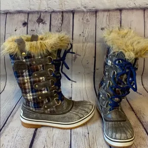 Sorel Joan of Artic plaid faux fur snow boots sz 5