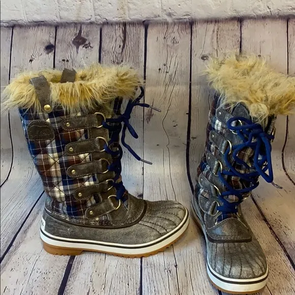 Sorel Joan of Artic plaid faux fur snow boots sz 5