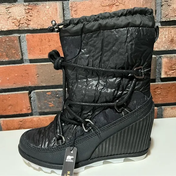 Sorel Kinetic Wedge Boots Size 9 Women’s Black
