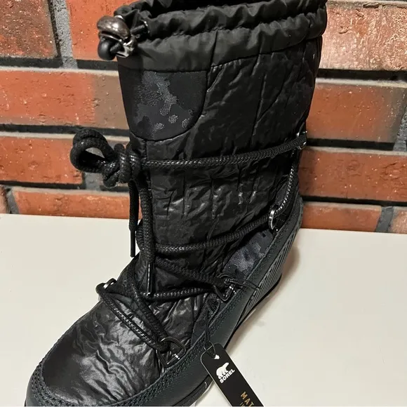 Sorel Kinetic Wedge Boots Size 9 Women’s Black