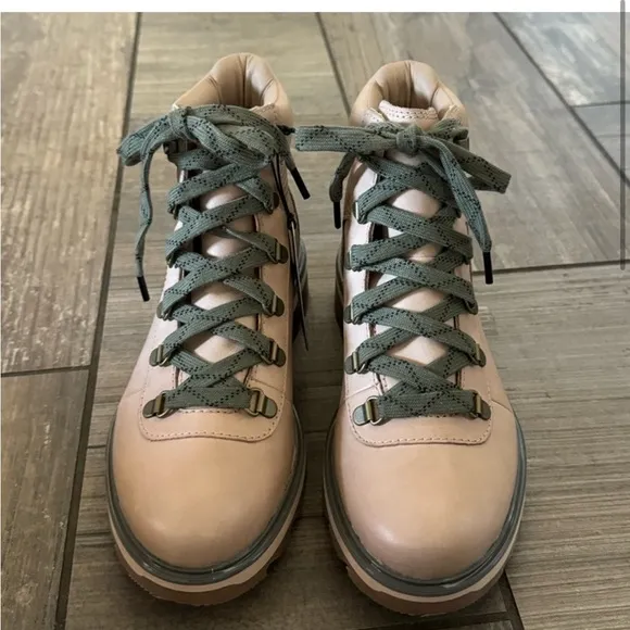 Sorel Lennox hiker waterproof boots