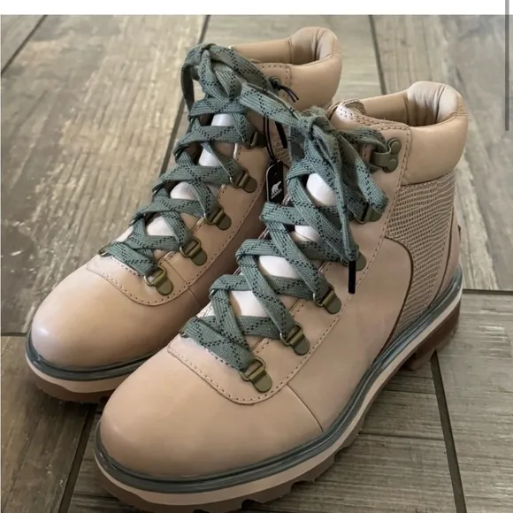 Sorel Lennox hiker waterproof boots