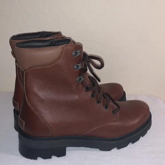 SOREL LENNOX LACE BRAND NEW SIZE 10.5 GORGEOUS LEATHER WATERPROOF BOOTS