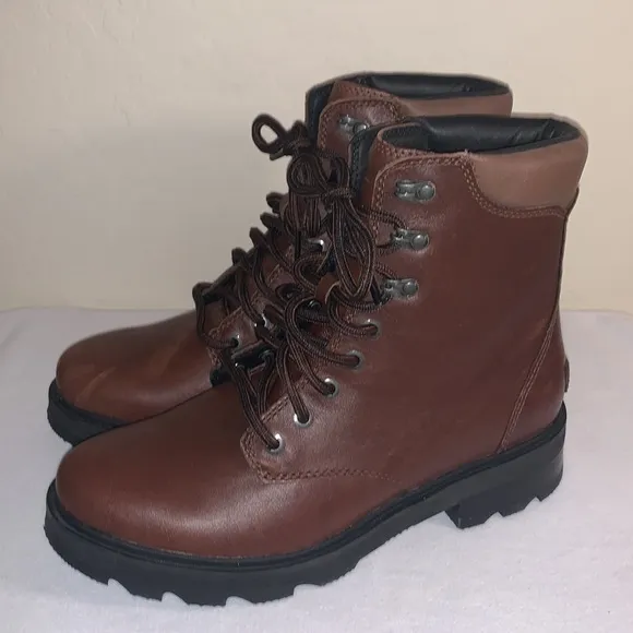 SOREL LENNOX LACE BRAND NEW SIZE 10.5 GORGEOUS LEATHER WATERPROOF BOOTS