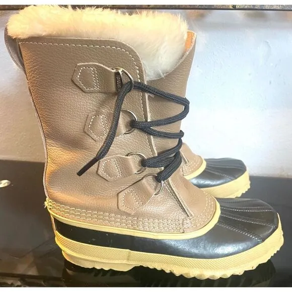 SOREL Manitou Made In Canada Tan Boots Women’s Duck Boots w Wool Liners Size 5