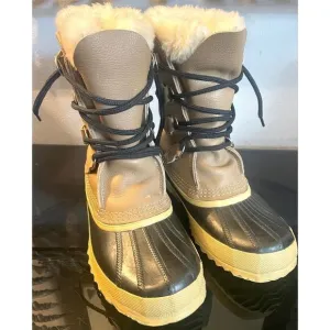 SOREL Manitou Made In Canada Tan Boots Women’s Duck Boots w Wool Liners Size 5