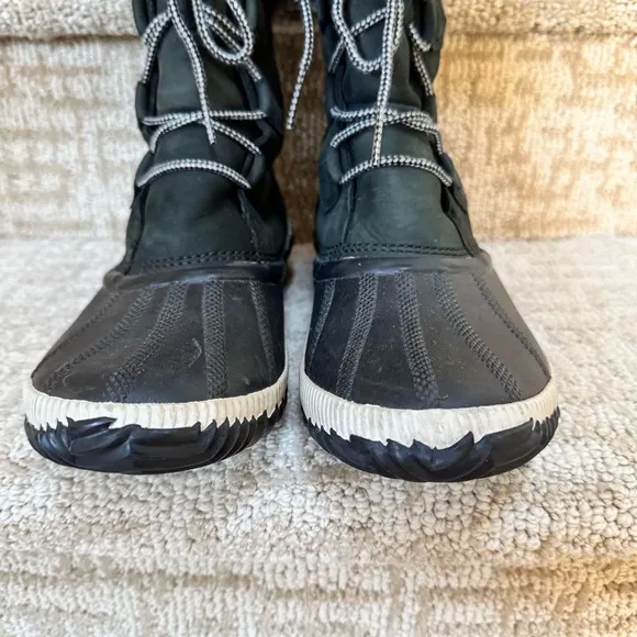 Sorel Out N About Plus Tall Lace Up Black Duck Style Winter Boots Size 10