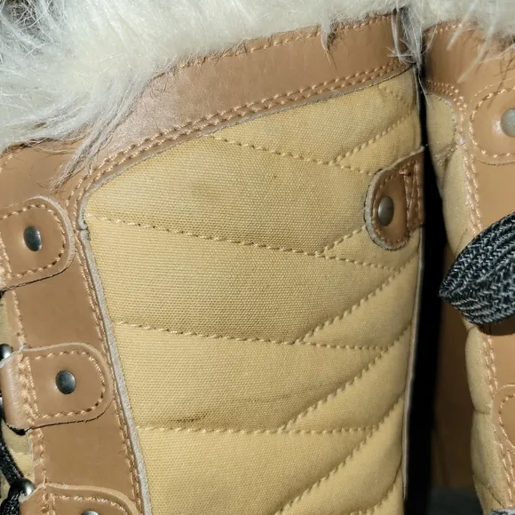 Sorel Tofino girls waterproof boot size 4