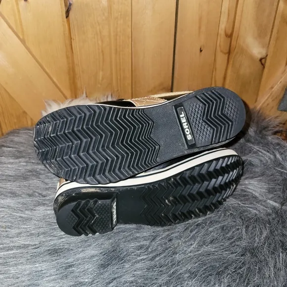 Sorel Tofino girls waterproof boot size 4