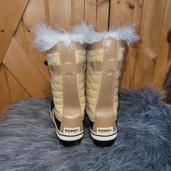 Sorel Tofino girls waterproof boot size 4