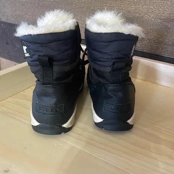 Sorel waterproof faux fur lined winter short boots
