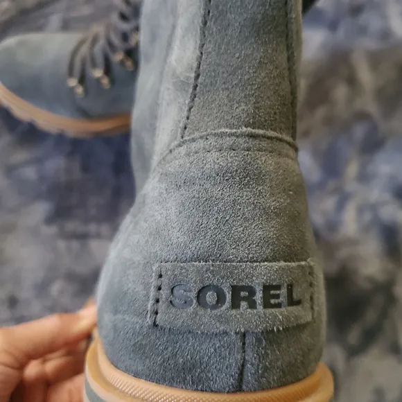 Sorel woman's Lennox suede gray  waterproof lace up boots,size 8.5